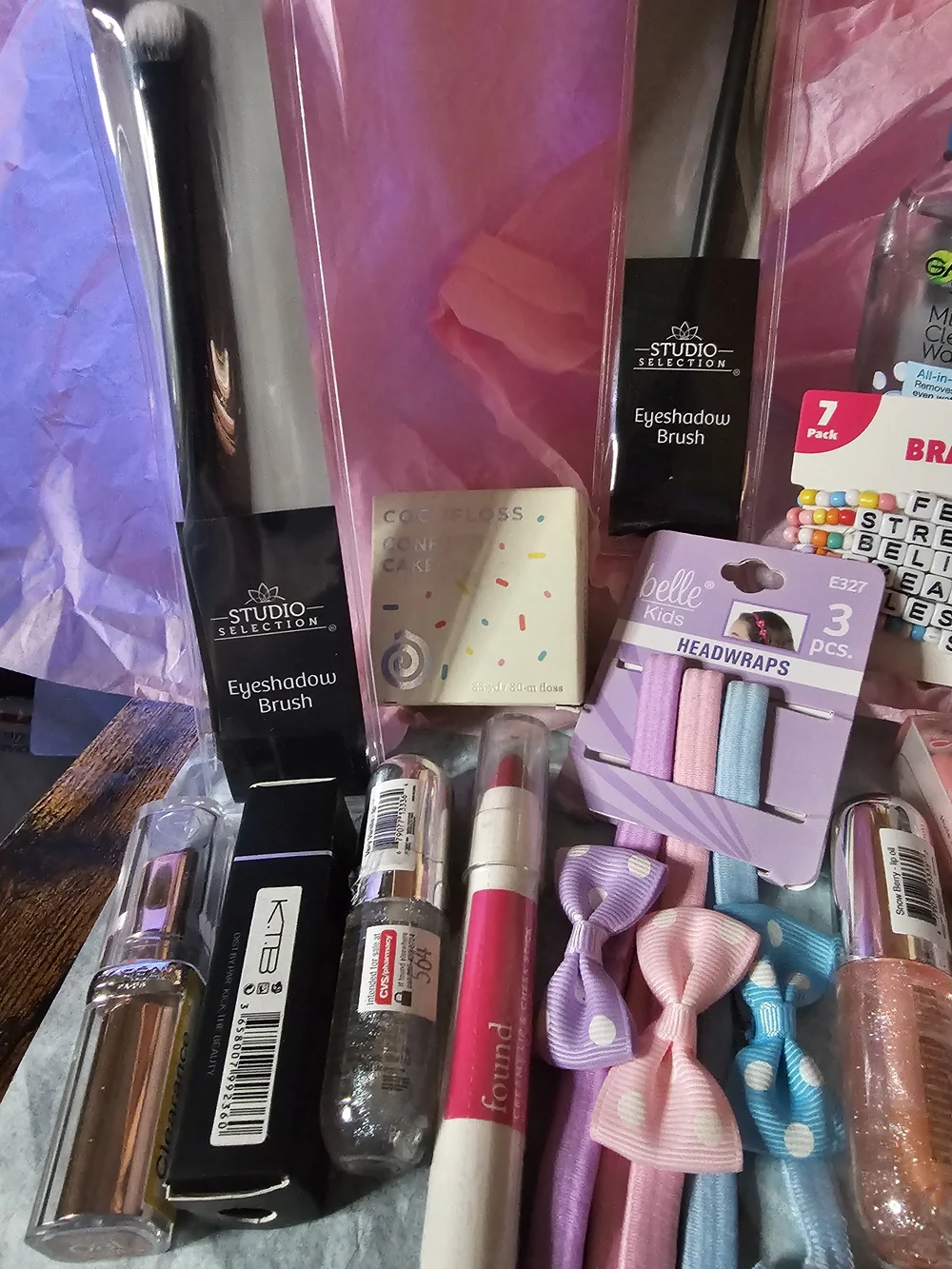 Studio Selection Eyeshadow Brush Trio with Pink Accessories Set